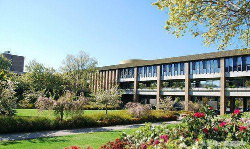 拉筹伯大学世界排名怎么样？